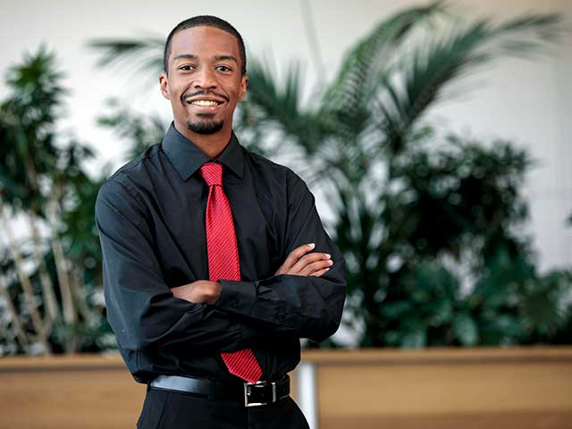 Dr. Kevin Cox poses for a photo at the Danforth Center. (Photo courtesy of Whitney Curtis/Howard Hughes Medical Institute 2019)