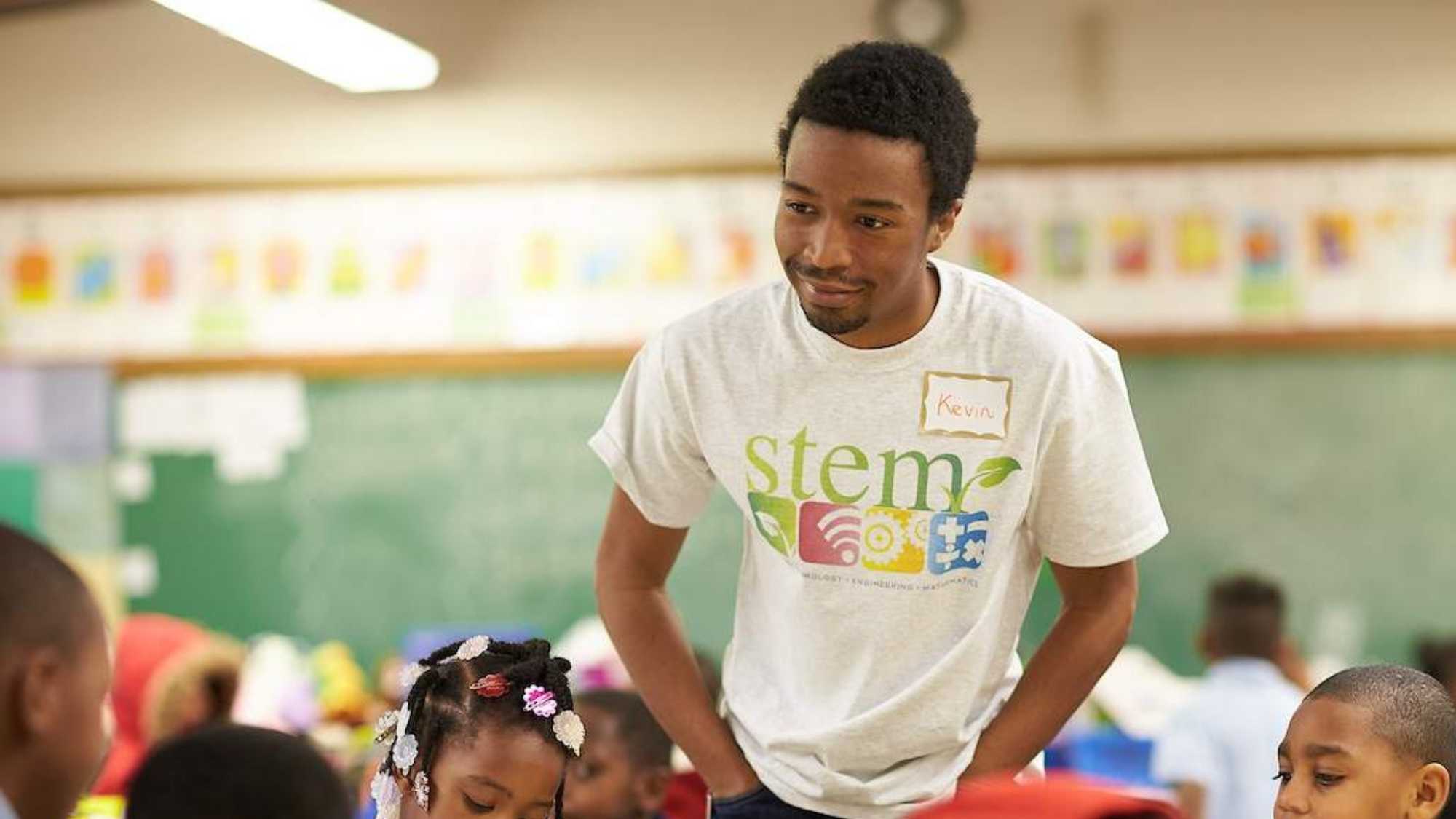 Kevin Cox, Danforth Plant Science Center scientist, teaching STEM concepts to elementary school children in St. Louis, MO.